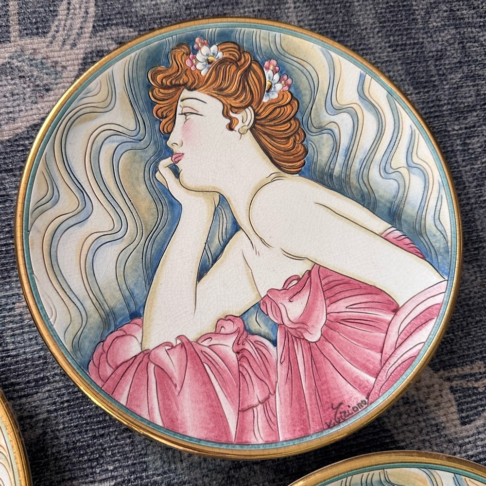 Set of Four V. Tiziano "La Belle Femme" series collector plates by Veneto Flair - Picture 7 of 13
